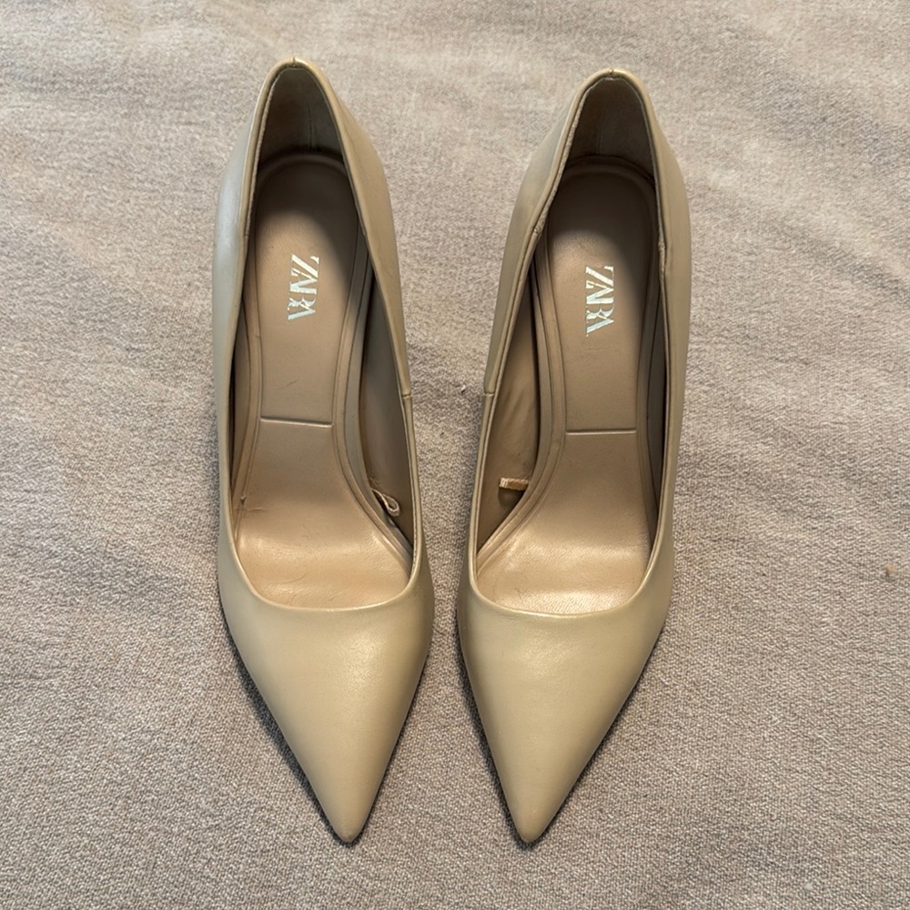 Zara Women's Cream Pointed Toe Heels
